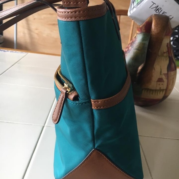 Michael Kors Shoulder Bag - Picture 2 of 2